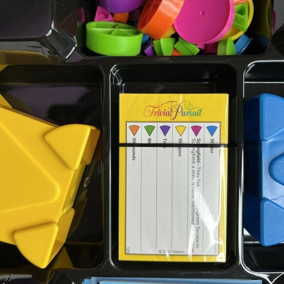 Trivial Pursuit Family Edition Board Game Fun Trivia For Kids & Adults - Picture 11 of 11